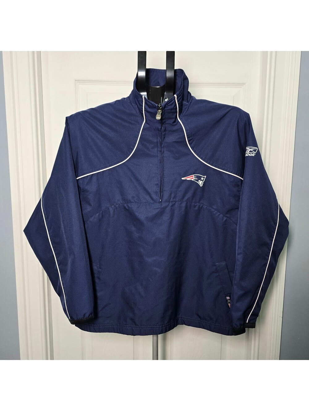 Reebok NFL On Field New England Patriots Windbreaker Jacket Youth L 14-16 1/4